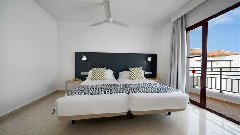 Hotel Broncemar Beach Suites