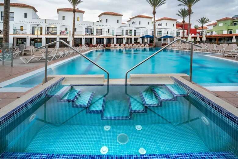 Hotel Broncemar Beach Suites