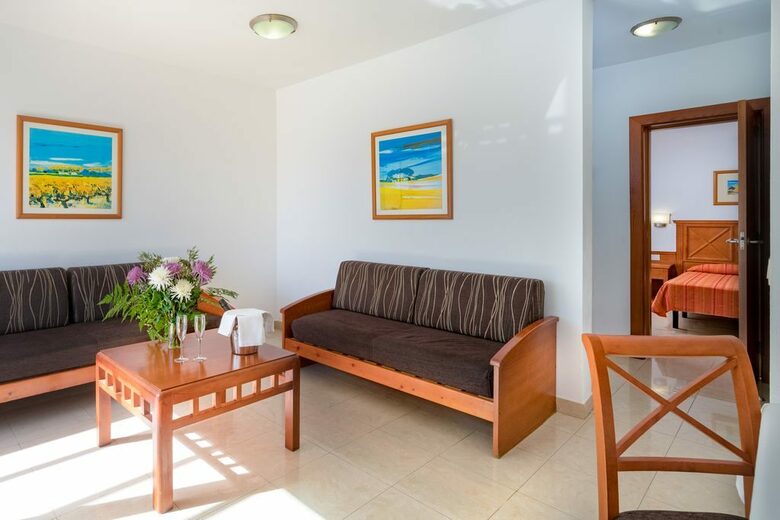 Hotel Broncemar Beach Suites