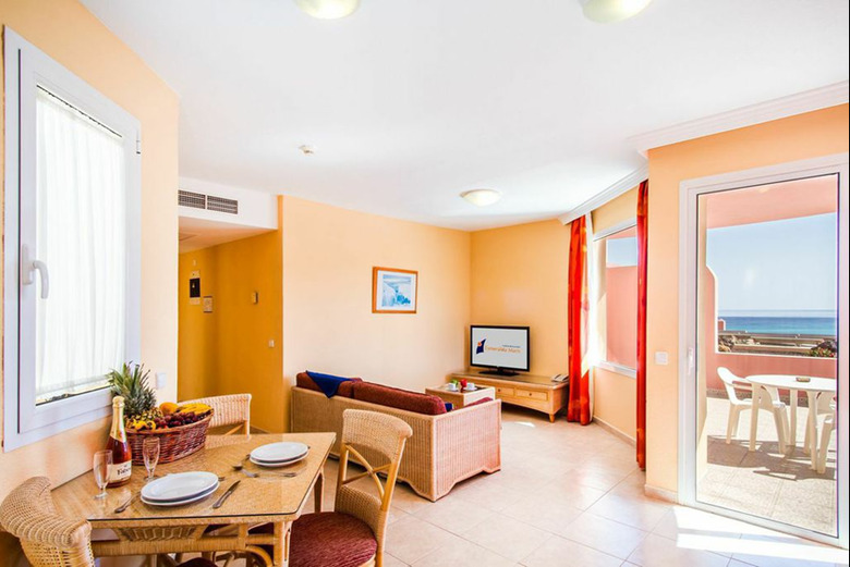 Esmeralda Maris By Livvo