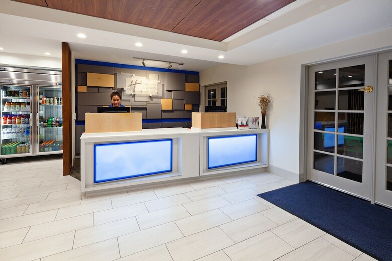 Holiday Inn Express Hotel & Suites Escondido