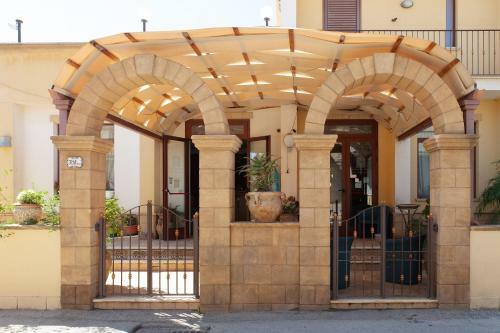 Sammartano Hotels