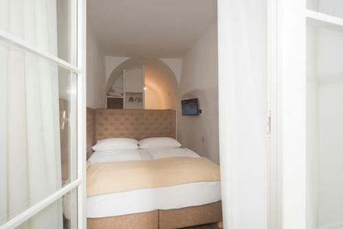 Sir Thomas Bed&more