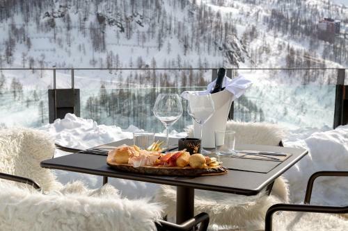 Bergman Mountain Hotel