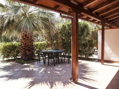 Villa Enticing Apartment In Campofelice Di Roccella With Pool