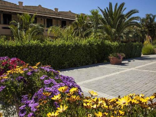 Villa Enticing Apartment In Campofelice Di Roccella With Pool