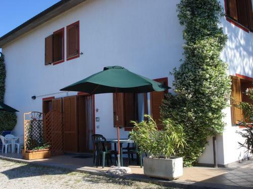 Apartment In Villa 24 Persons With Large Garden Stella