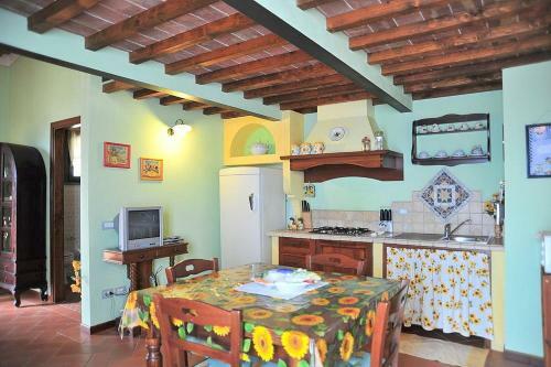 Castelfiorentino Villa Sleeps 4 Pool Air Con Wifi
