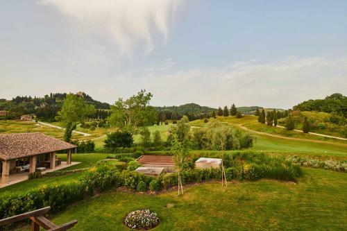 Castelfalfi Villa Sleeps 16 With Pool And Air Con