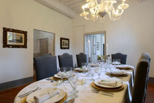 Colle Di Compito Villa Sleeps 12 Pool Air Con Wifi