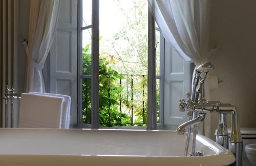 Colle Di Compito Villa Sleeps 12 Pool Air Con Wifi