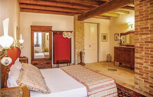 Four-bedroom Holiday Home In Chiaramonte Gulfi
