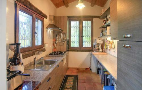 Four-bedroom Holiday Home In Chiaramonte Gulfi