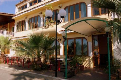 Hotel Company
