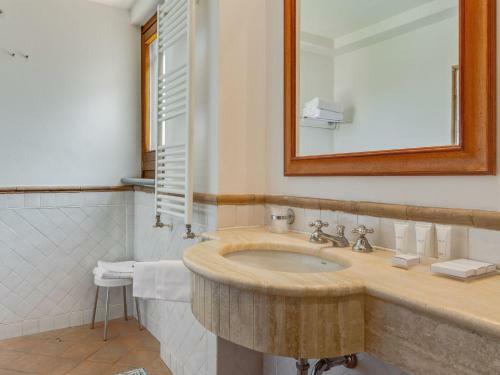 Quaint Holiday Home In Collazzone With Sauna & Whirlpool