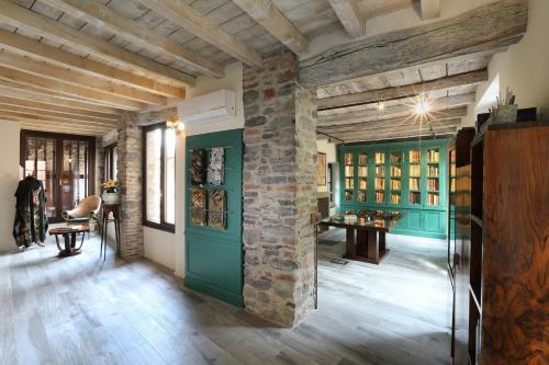 Hostal Suites&atelier Lake Como