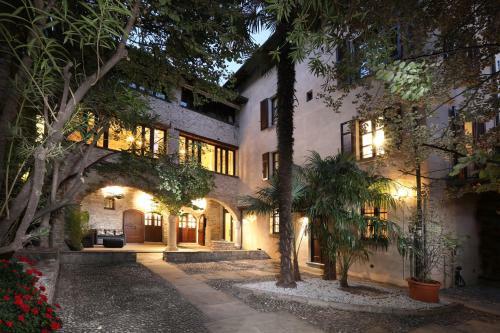 Hostal Suites&atelier Lake Como
