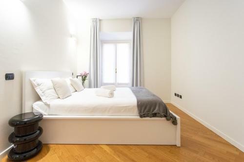 Apartamento White Flat In Como City Center By Rentallcomo