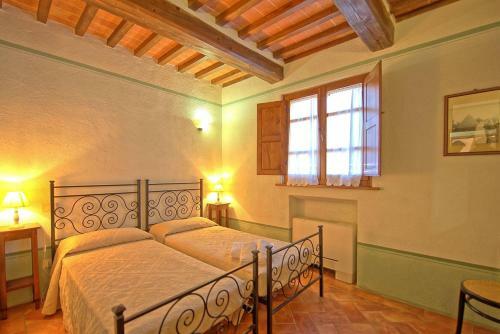Montecchio Apartment Sleeps 6 With Pool