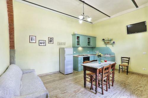 Pietraia Villa Sleeps 4 With Pool And Air Con