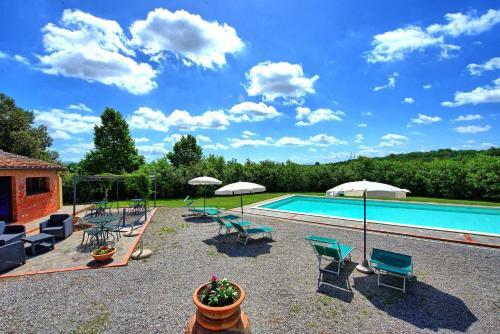Montecchio Apartment Sleeps 3 With Pool