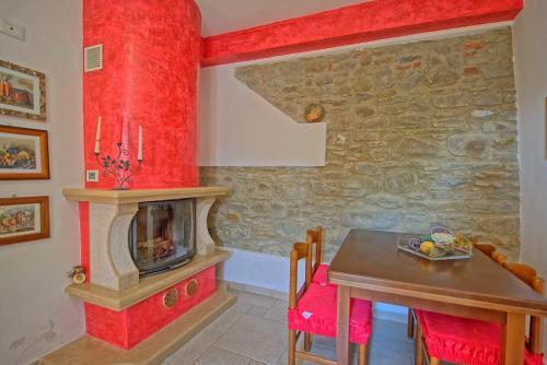 Il Borgo Apartment Sleeps 3 With Pool And Wifi