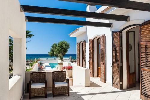 Cornino Villa Sleeps 6 With Pool Air Con And Wifi