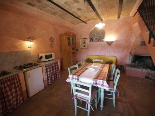 Villa Amazing Apartment In Fabro With Swimming Pool