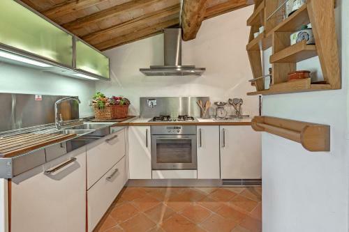 Felcino Nero Villa Sleeps 12 Pool Air Con Wifi