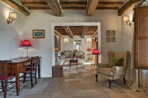 Felcino Nero Villa Sleeps 12 Pool Air Con Wifi