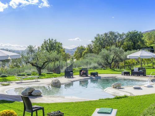 Lavish Holiday Home In Fermo With Swimming Pool