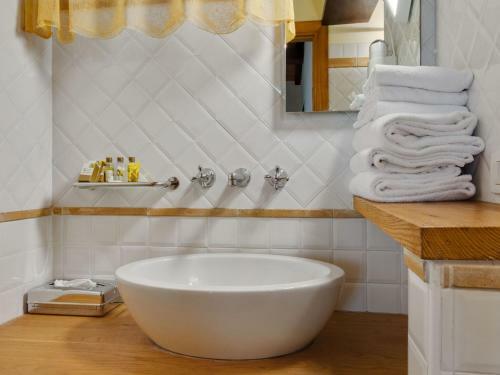 Stunning Holiday Home In Foligno With Sauna