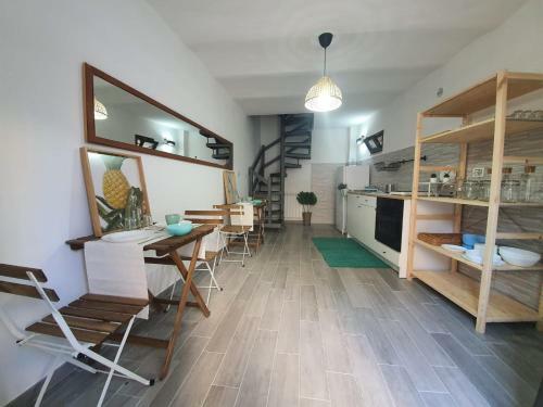 Hostal Di Nora - Fondi Holiday Rooms