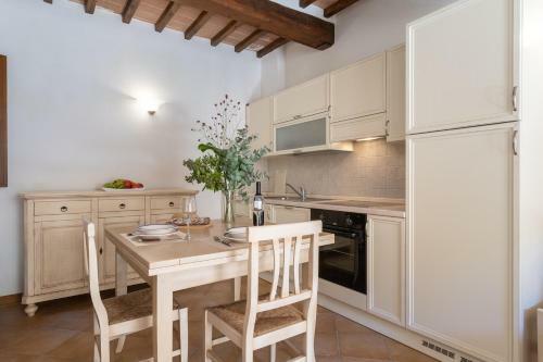 Gaiole Apartment
