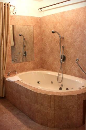 Hostal Pina Balev Inn