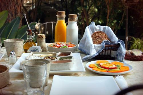 Hostal Pina Balev Inn
