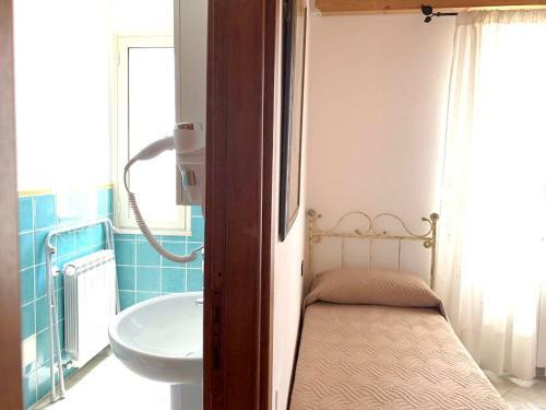 Apartment With 5 Bedrooms In Galtelli With Wifi