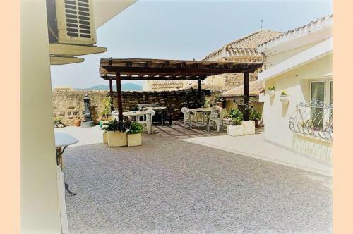 Apartment With 5 Bedrooms In Galtelli With Wifi