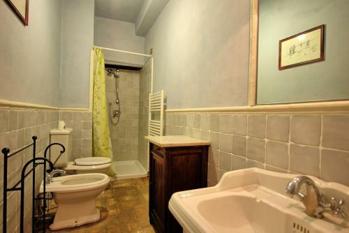 Gualdo Apartment Sleeps 7 With Pool And Wifi