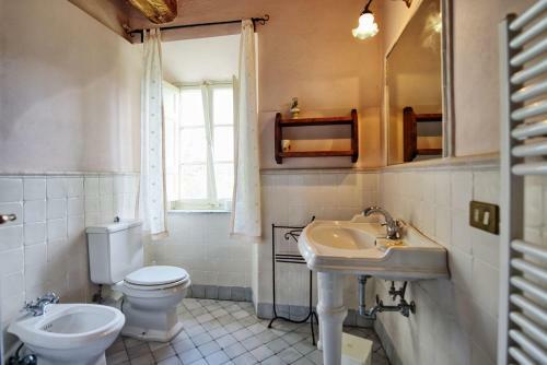 Gualdo Apartment Sleeps 7 With Pool And Wifi