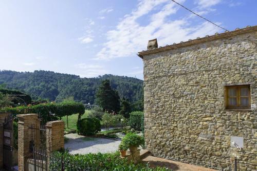 Gualdo Apartment Sleeps 6 With Pool And Wifi