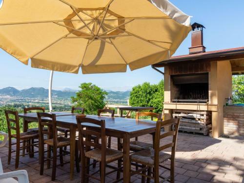 Lovely Holiday Home In Gubbio With Pool