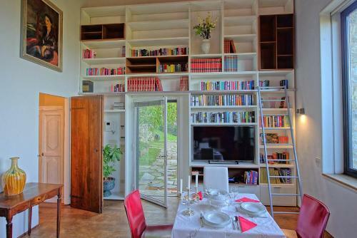 Le Catese Villa Sleeps 6 With Pool Air Con And Wifi