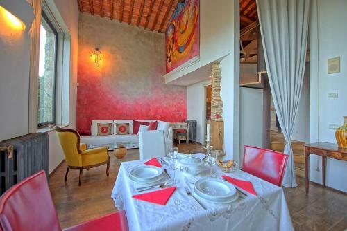 Le Catese Villa Sleeps 6 With Pool Air Con And Wifi