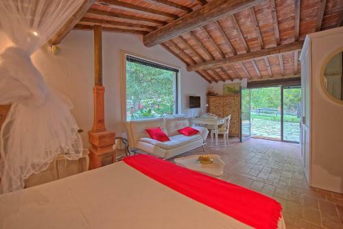 Le Catese Villa Sleeps 6 With Pool Air Con And Wifi