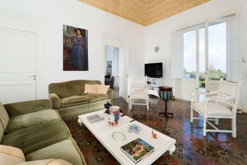 L'addolorata Villa Sleeps 7 Pool Air Con Wifi