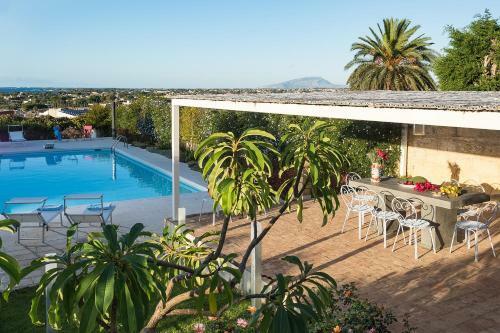 L'addolorata Villa Sleeps 7 Pool Air Con Wifi