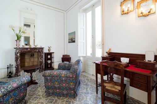 L'addolorata Villa Sleeps 9 Pool Air Con Wifi