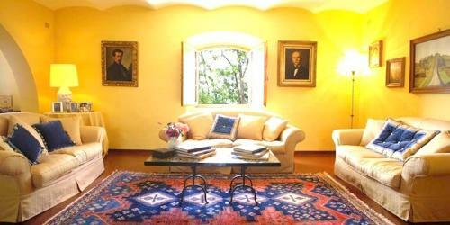 La Collina Villa Sleeps 17 With Pool And Air Con