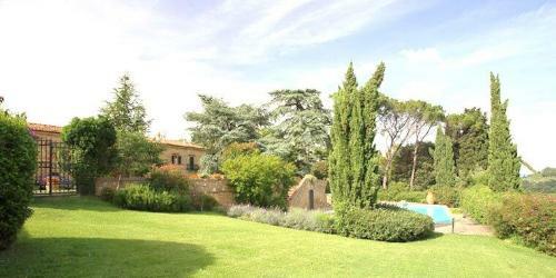 La Collina Villa Sleeps 17 With Pool And Air Con